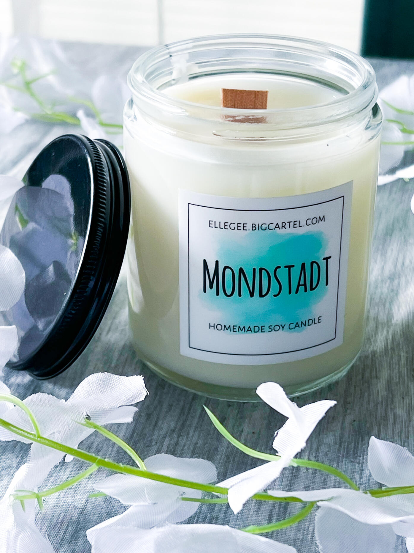 Large Mondstadt Candle
